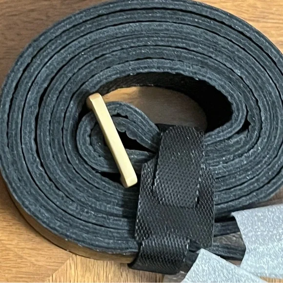 Hammitt VIP Medium Black/Brushed Gold Red Zipper Bag - Picture 9 of 12